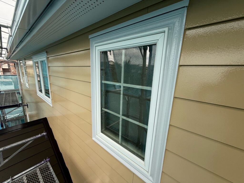 モール：上塗り<br />
（計3回塗り、完了）